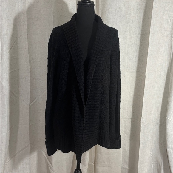 St. John’s Bay Women’s Black Knit Cardigan - Picture 2 of 6